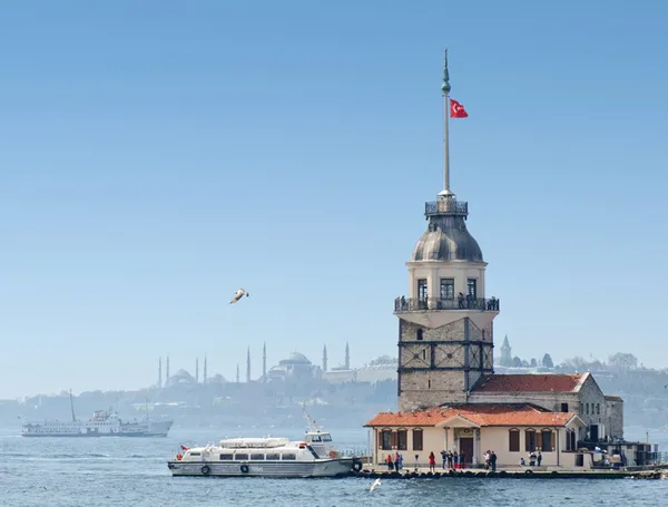 en-ufak-bir-depreme-bile-dayanacak-gucu-kalmamis-dev-kayalar-ile-dolgu-yapilacak-kiz-kulesi-ne-zaman-ziyarete-1662529283188.jpg En ufak bir depreme bile dayanacak gücü kalmamış! Dev kayalar ile dolgu yapılacak! Kız Kulesi ne zaman ziyarete açılacak? Tarih belli oldu - 7