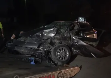 Muş'ta hafif ticari araç ile otomobil birbirine girdi: 1'i bebek 8 kişi yaralandı