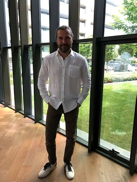 Safir dizisinin Ateş’i İlhan Şen’in gerçek mesleğini duyanlar inanamadı! Oyunculuk için her şeyden vazgeçmiş...
