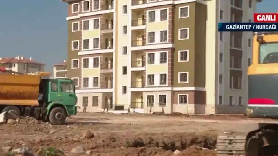 Gaziantep’te kalıcı konutlar için ilk kazma vuruldu! İşte örnek konutlar...