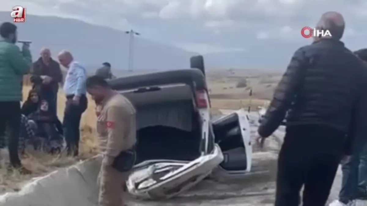 Erzincan'da takla atan araçtaki 4 kişi yaralandı