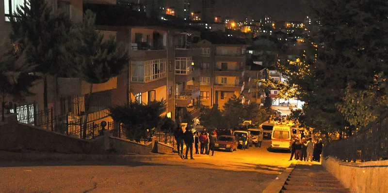 Tüfekle oynayan çocuk yanlışlıkla kardeşini vurdu - 1