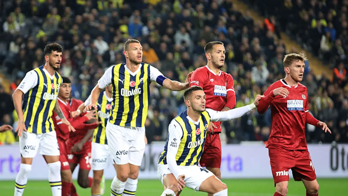 Fenerbahçe'de derbi öncesi alarm! 7 oyuncu birden sınırda! Kritik Sivasspor deplasmanı...
