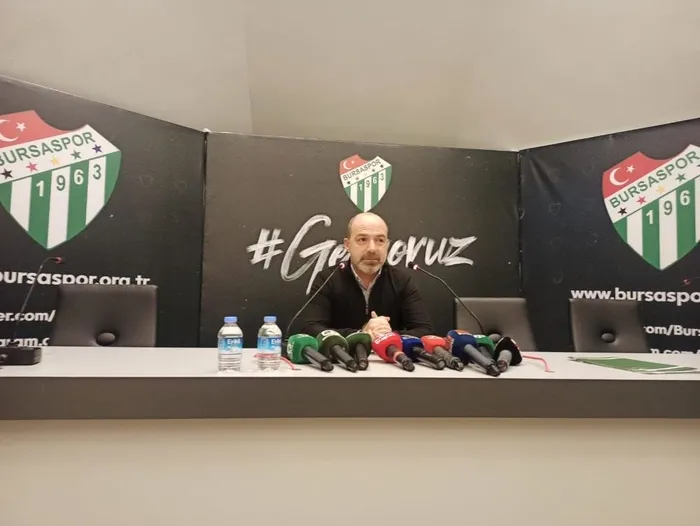 Son dakika: Bursaspor'un yeni teknik direktörü belli oldu - 1