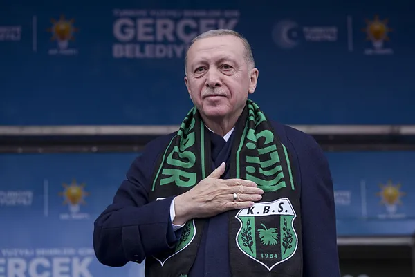 baskan-erdogandan-kiliste-onemli-aciklamalar-chpye-balya-balya-para-ayari-kule-yapmak-disinda-bir-icraatlari-y-1711040705464.jpg Başkan Erdoğan'dan Kilis'te önemli açıklamalar! CHP'ye balya balya para ayarı: Kule yapmak dışında bir icraatları yok - 9