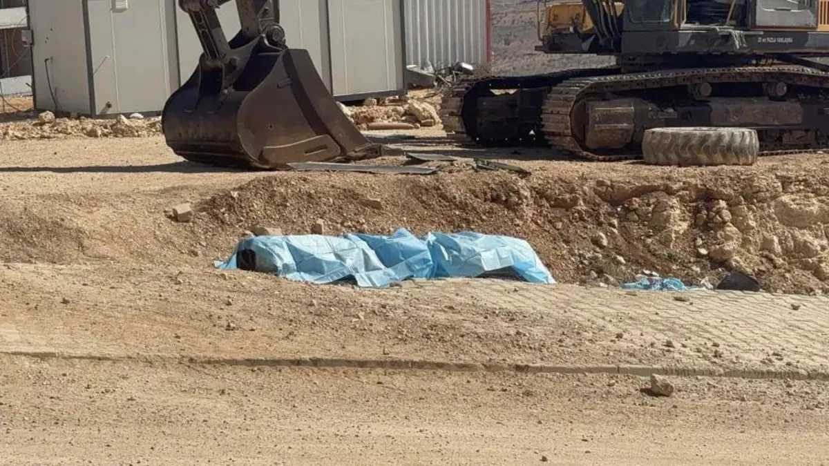 İran'dan ateşlenen füzenin rotası neresiydi? A Haber canlı yayınında çarpıcı sözler