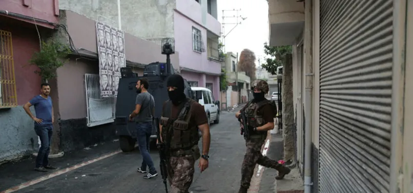 46 adreste FETÖ'cülere özel harekatlı operasyon