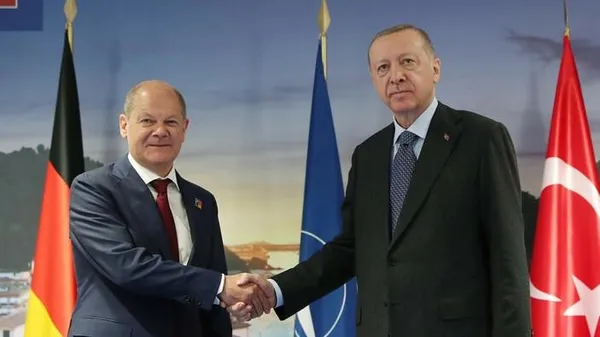 baskan-erdogandan-bayram-diplomasisi-iran-cumhurbaskani-reisi-ile-kritik-temas-1688049143315.jpeg Başkan Erdoğan'dan bayram diplomasisi! Liderlerle tek tek görüştü - 6