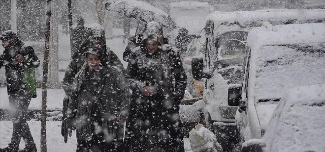 Soğuğu geldi kar da yolda ❄ Balkanlardan giriş yapan soğuk hava dalgası donduracak | Lapa lapa kar yağacak | İstanbullular dikat