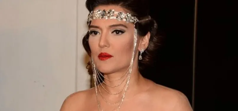 Demet Akalın, isyan bayrağını çekti!