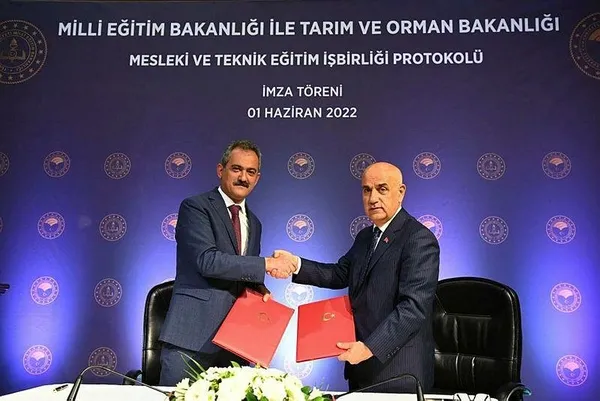 1654075889907.jpeg Tarım alanında eğitim veren meslek liselerinde yeni eğitim modeli! İmzalar atıldı - 4