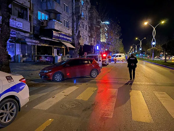 Alkollü eğlence mekanlarının önünde silahlı çatışma! - 2