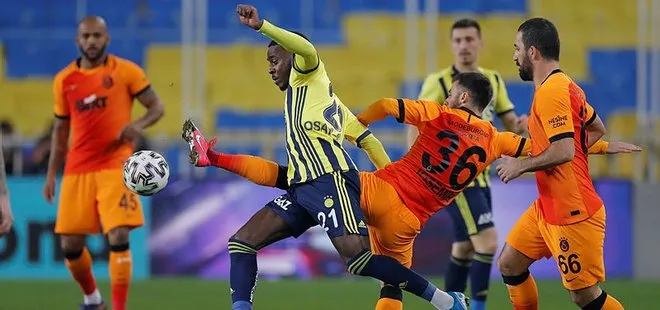 Fenerbahçe Galatasaray maçında sakatlık şoku! 2 futbolcu oyuna devam edemedi