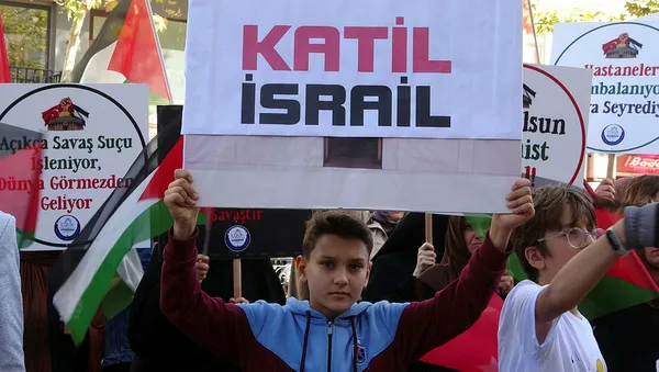 gazze-boykotu-starbucksi-nakavt-etti-fastan-cekilecek-maddi-zarar-buyuk-borsadaki-hisseleri-coktu-1702117846305.jpg Gazze boykotu Starbucks'ı nakavt etti: Fas'tan çekilecek! Maddi zarar büyük! Borsadaki hisseleri çöktü... - 2