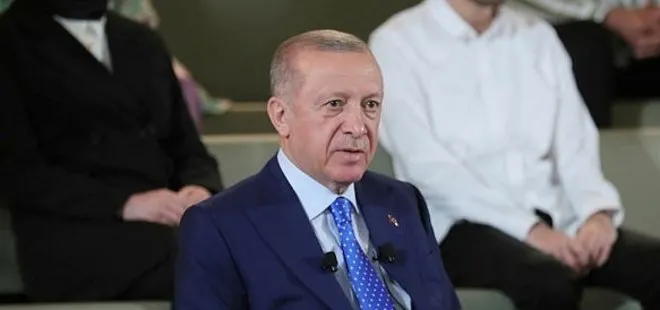 AK Parti Sözcüsü Ömer Çelik Adana’da Başkan Erdoğan’ın katılacağı şölene gençleri davet etti