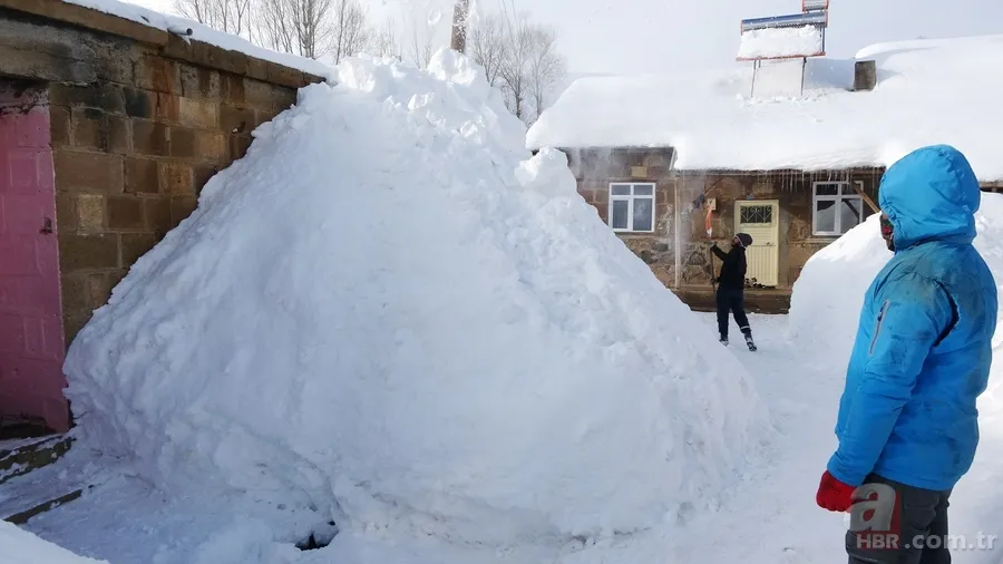 Muş’ta bir köy kara esir oldu! Herkes elinde kürekle geziyor: 100 metre Bolu tüneli gibi tünel açtık 18