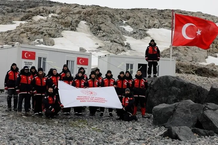 Bilim heyeti Antarktika'daki Türk Üssü'ne ulaştı!