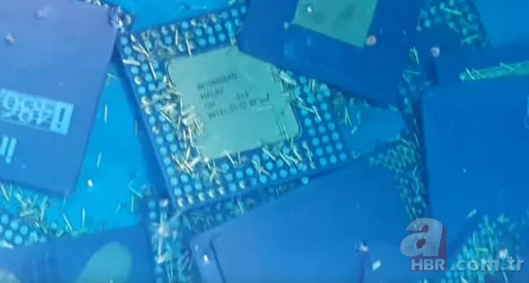 Bilgisayar parçalarından altın çıkardı! Görenler şaşkın... 11