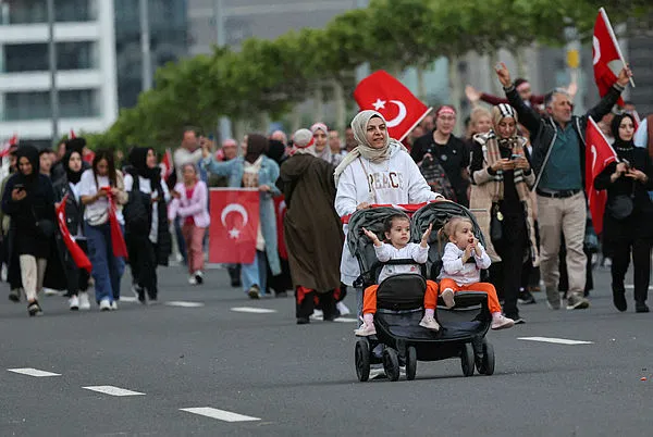 Türkiye’nin 81 ilinden Başkan Erdoğan’ın zaferinin sevinç görüntüleri! Başkan Erdoğan’ın konuşmaları…
