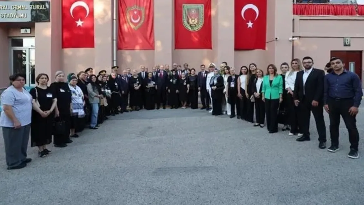 Başkan Erdoğan şehit olan Azerbaycan askerlerinin aileleriyle görüştü