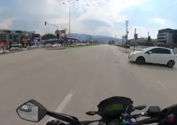 Bursa’da dikkatsizlik sonucu meydana gelen kazalar kamerada: Ölümden böyle döndüler