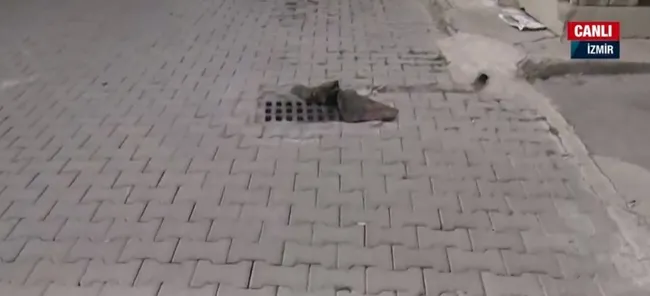 Bornova'da pis koku yayılıyor! Vatandaşlar kokuya karşı mazgalları kilimle kapattı - 6
