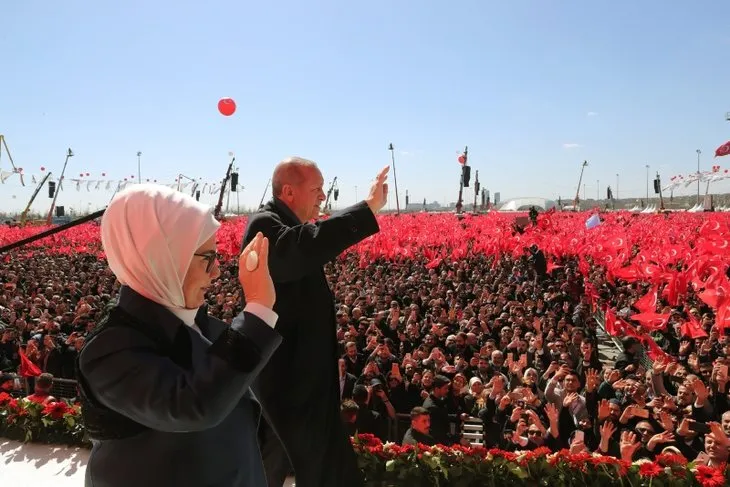 Tansu Çiller ve Mehmet Ağar Yenikapı'da! Başkan Erdoğan karşıladı