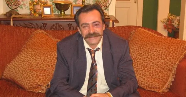 edho-efraim-kimdir-edho-efraim-levent-ulgen-kimdir-kac-yasinda-hangi-dizilerde-oynadi-1635256272309.jpg EDHO Efraim kimdir? EDHO Efraim Levent Ülgen kimdir, kaç yaşında, hangi dizilerde oynadı? - 2