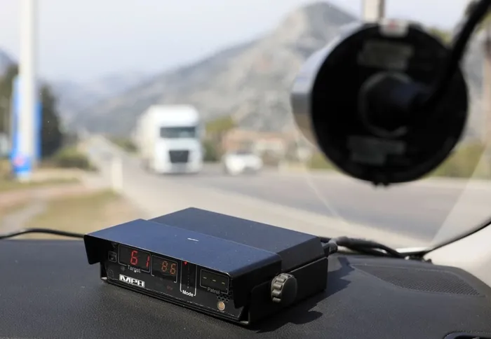 Sürücülerin korkusu 'radar aracı' hakkında doğru bilinen yanlışlar: CD asmak, plaka saç spreyi, fren yapmak... - 7