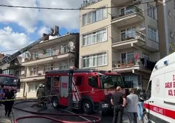 Sarıyer'de yangın 2 binanın çatısına sıçradı araç yandı!