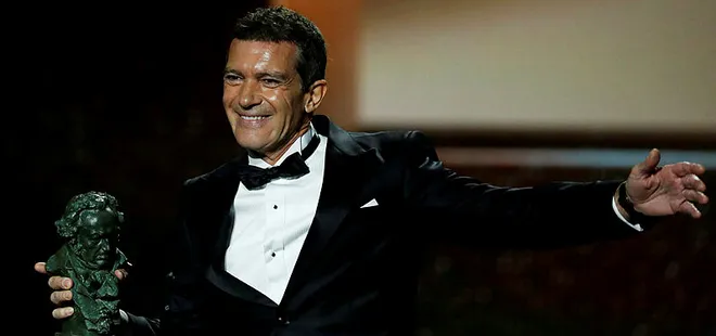 Antonio Banderas koronavirüse yakalandı!