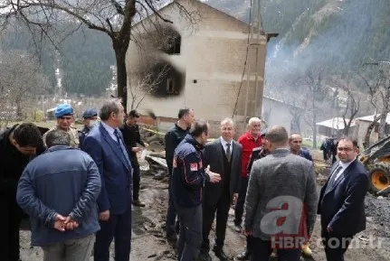 Artvin'de 6 ev küle döndü! 1 ölü, 1 kayıp 4
