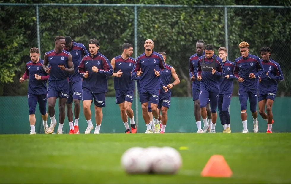 Papara Park'ta Reis'in ilk sınavı! Trabzonspor-Galatasaray maçı için geri sayım! İşte sürpriz ilk 11 tercihleri - 9
