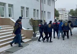 Yaşlı kadını dolandıranlar JASAT yakaladı