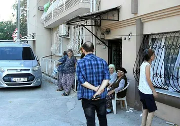 İzmir'de genç kız dehşet saçtı