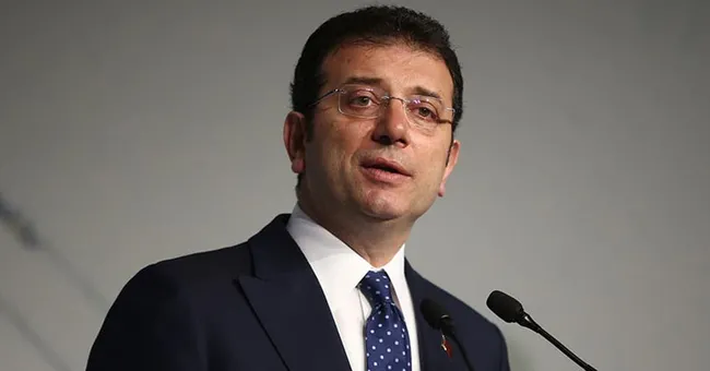 CHP’li İBB Sarayburnu Parkı’ndaki Atatürk Anıtı’nı 10 ayda temizledi