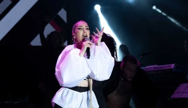 hande-yenere-cumhurbaskanina-hakaret-sorusturmasi-1772885372079.jpg Hande Yener’e Cumhurbaşkanına hakaret soruşturması - 2