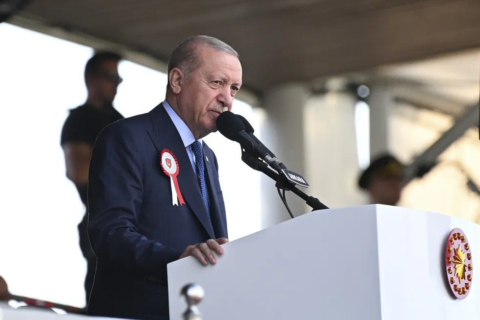 baskan-erdogandan-girnedeki-gemi-faciasina-iliskin-aciklama-tum-imkanlarimizi-seferber-ettik-1788116097155.jpg Başkan Erdoğan'dan Girne'deki gemi faciasına ilişkin açıklama: Tüm imkanlarımızı seferber ettik - 5