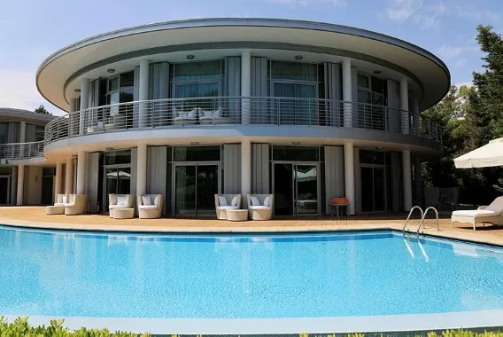 Antalya’da lüks villada mesafeli tatilin geceliği 10 bin euro - 2