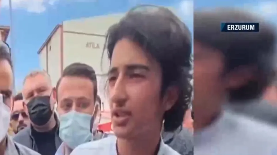 İYİ Parti’den bir tiyatro daha! Meral Akşener’e dert yanan genç bakın kim çıktı! Babası A Haber’e konuştu