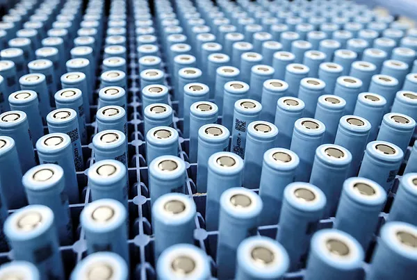 Sanayi ve Teknoloji Bakanı Mustafa Varank Avrupa’nın ilk ve tek silindirik lityum iyon pil üretim tesisini inceledi! İşte Türkiye’nin yeni hedefi