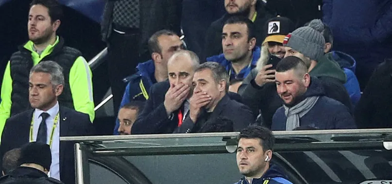 Fenerbahçe taraftarından Ersun Yanal'a istifa çağrısı