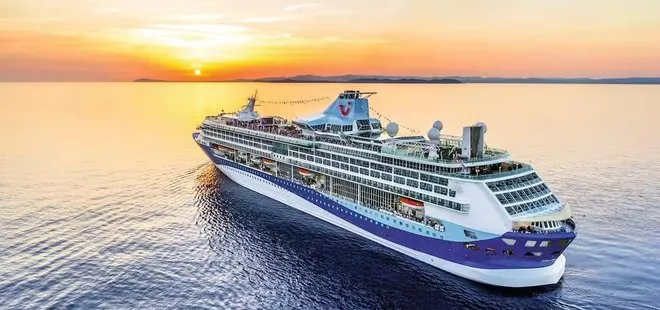 Bahama bayraklı kruvaziyer "Marella Discovery" Alanya'ya geldi