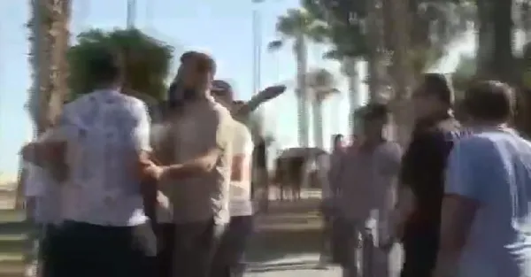 Zafer Partisi lideri Ümit Özdağ’ın korumaları dehşet saçtı! Korna basan sürücüye ’Sen bizim kim olduğumuzu biliyor musun’ dayağı