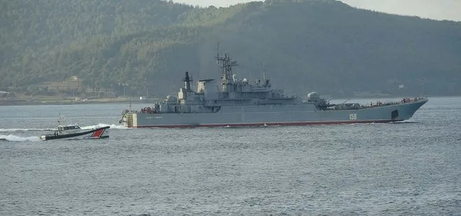 Rus Donanmasına ait Caesar Kunikov gemisi Çanakkale Boğazı’ndan geçti