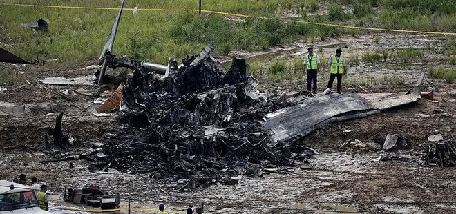 Nepal'de yolcu uçağı kalkıştan kısa süre sonra düştü: 18 ölü, 1 yaralı