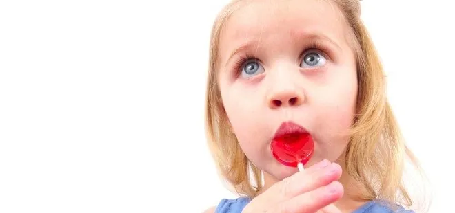 Yediği lolipop dilinde yanık oluşturdu! Anne babalar dikkat