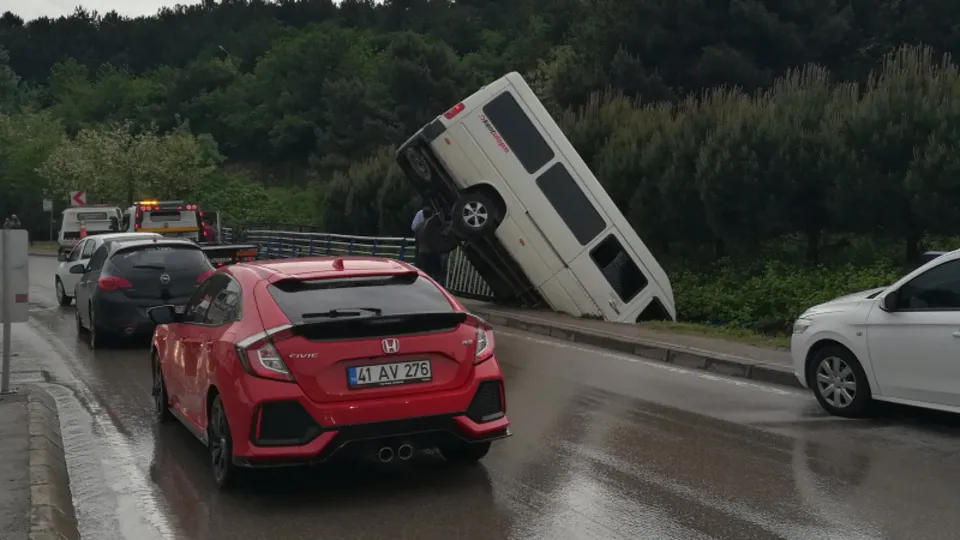 Kocaeli'nde feci kaza! Görenler ne olduğuna anlam veremedi