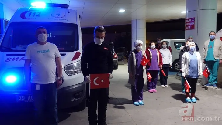 Türkiye hep bir ağızdan İstiklal Marşı okudu