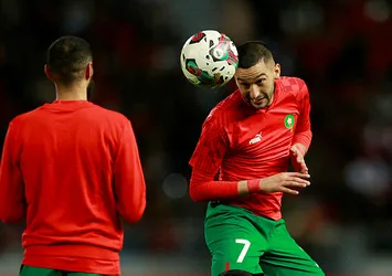Hakim Ziyech Galatasaray'da! KAP'a bildirildi | Ziyech RAMS Park'ta taraftara üçlü çektirdi
